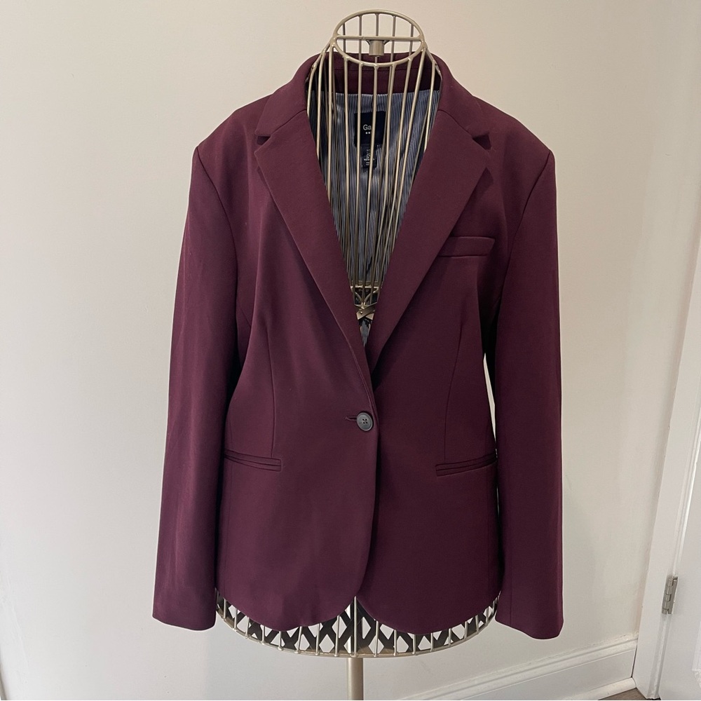 Chic Women's Burgundy Blazer - GAP